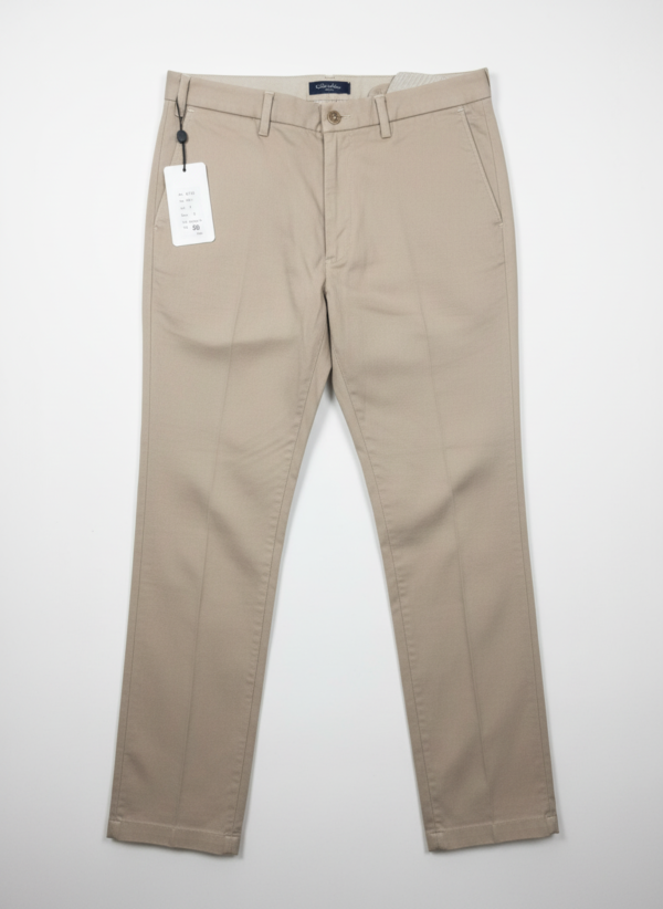 Chinos Cachi: Il Fondamento Essenziale del Guardaroba